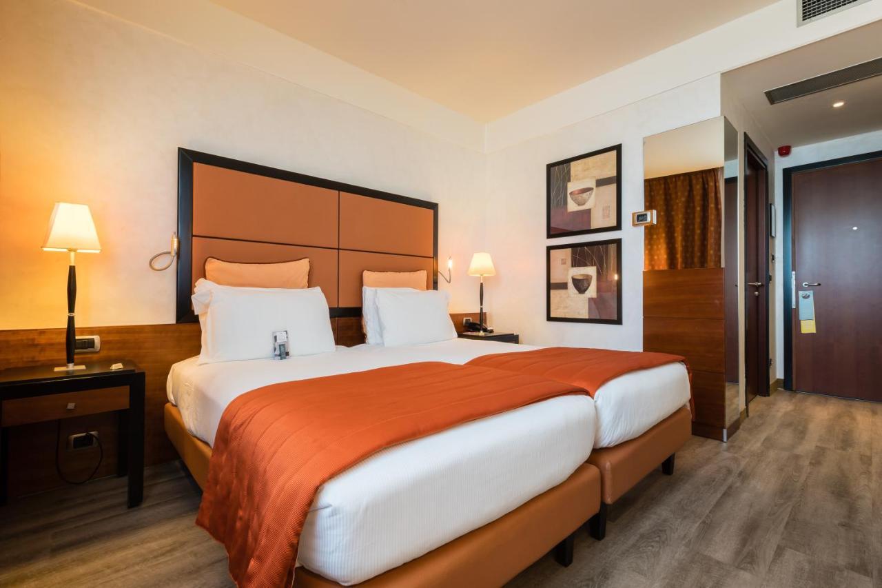 Crowne Plaza Milan Malpensa Airport, An Ihg Hotel Case Nuove  Exterior foto